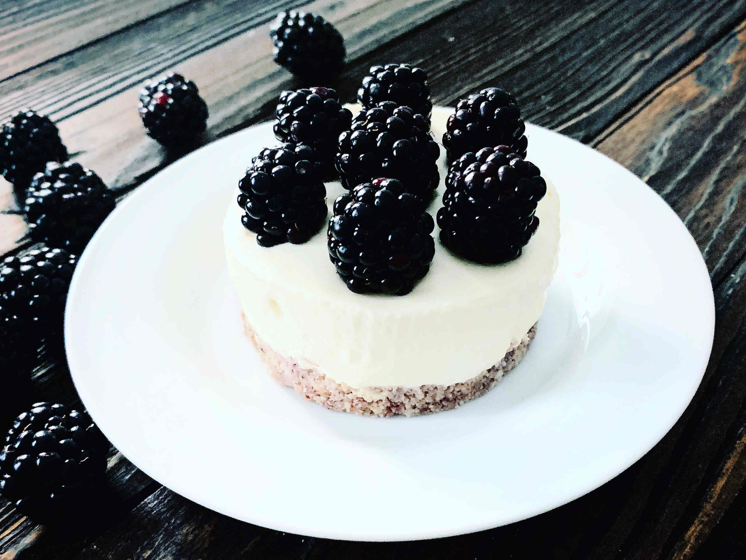 Blackberry yogurt tart