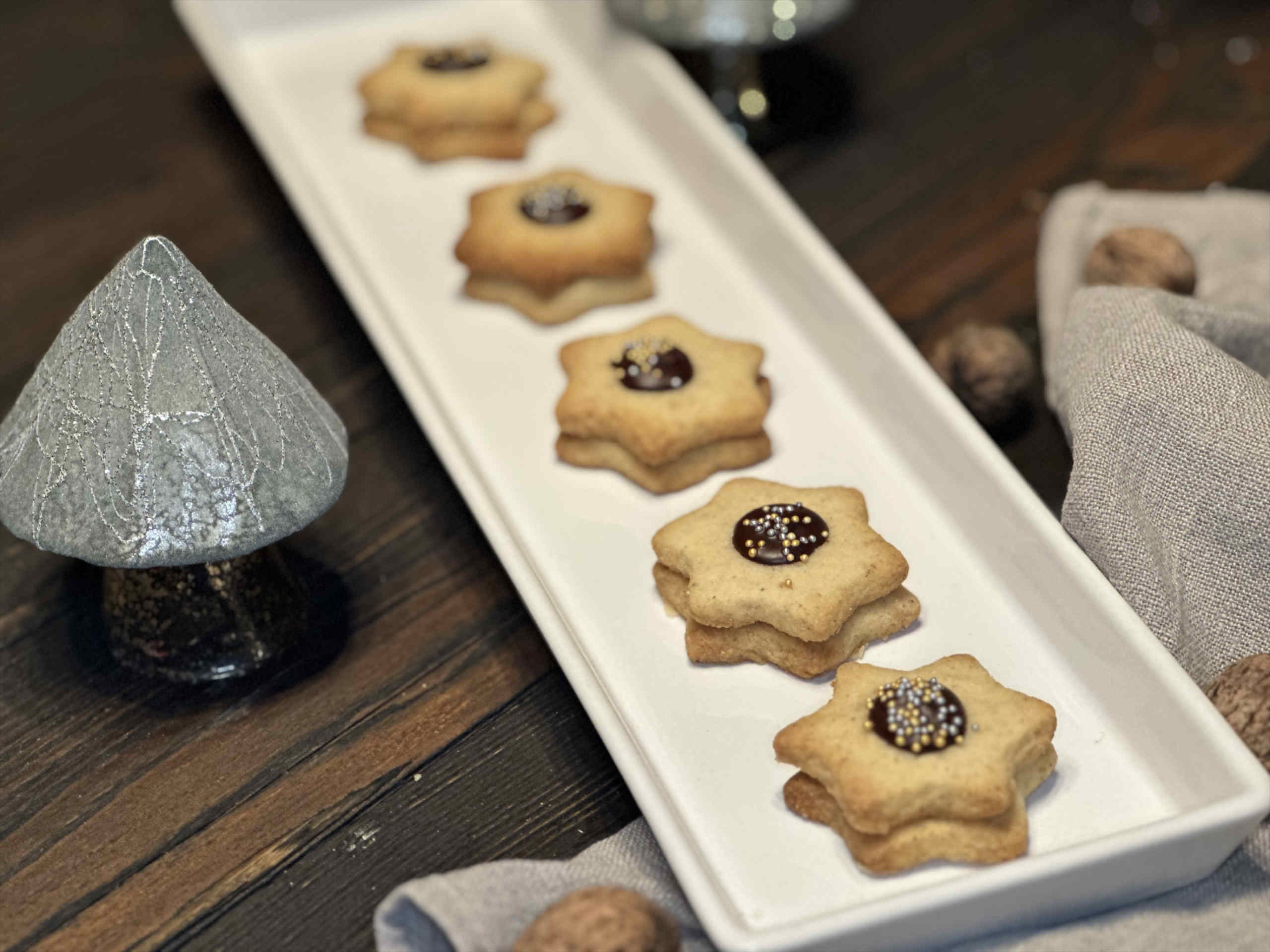 Nut biscuits