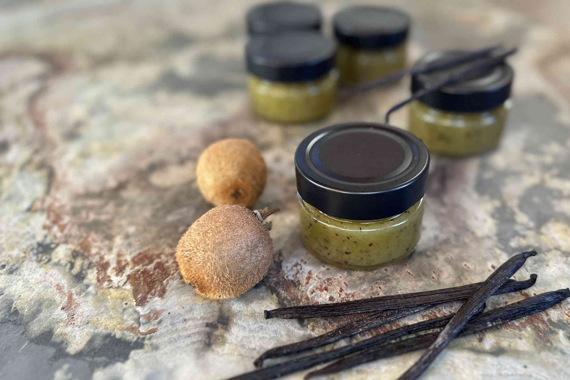 Fruity, exotic treat: kiwi jam with pears and vanilla
