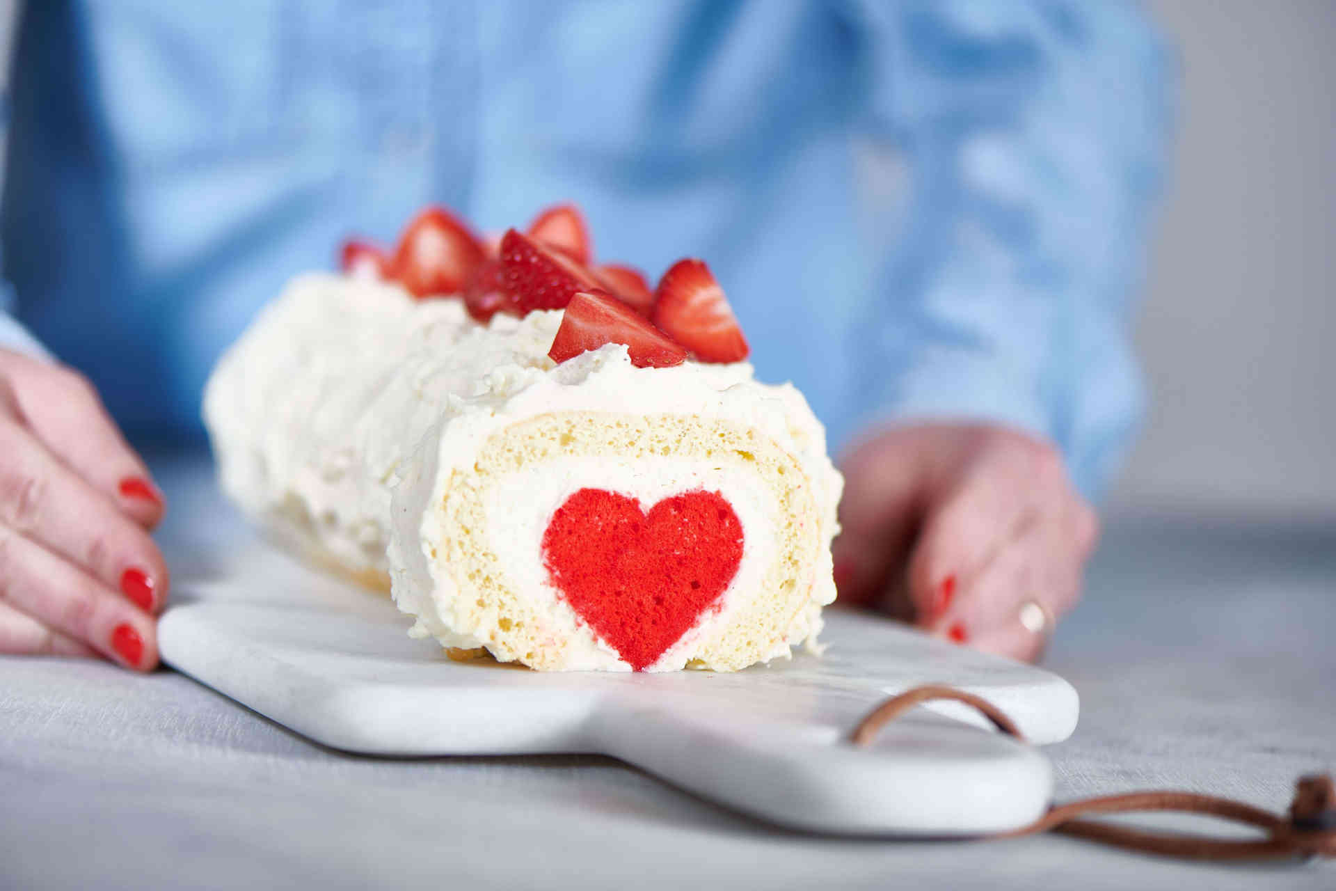 Herzroulade mit Erdbeeren