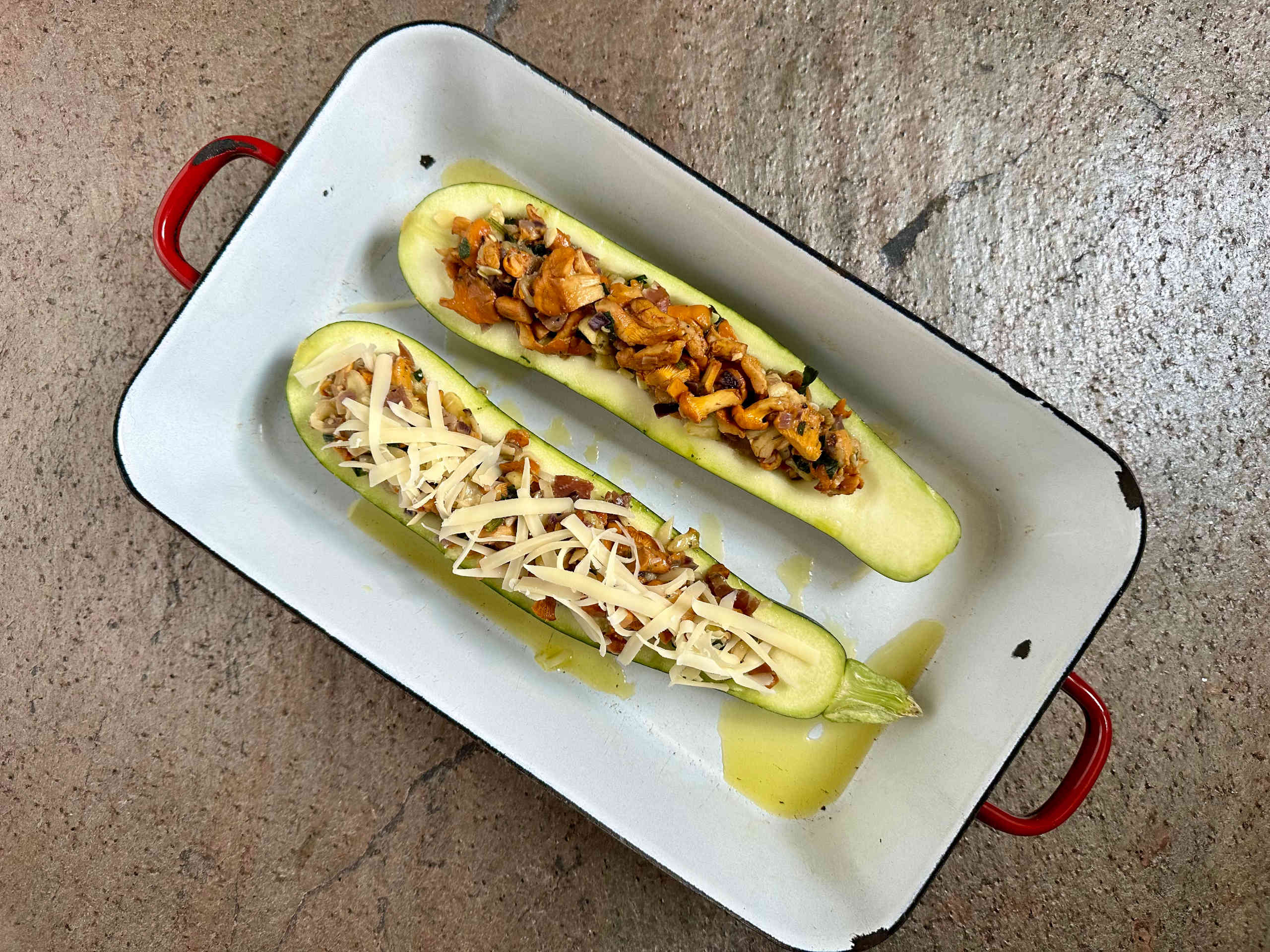 Zucchini with chanterelle and onion filling