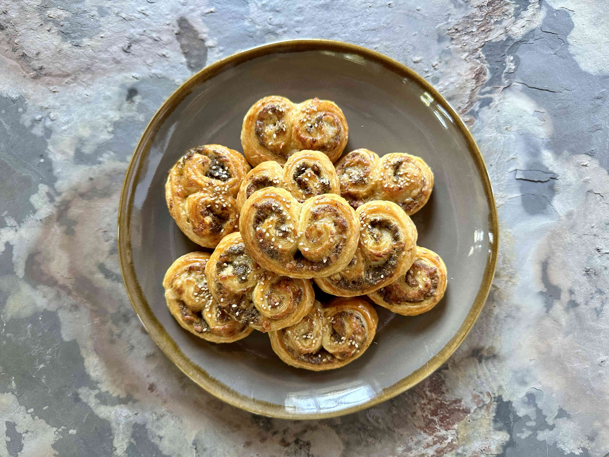 Palmiers - puff pastry ears with pesto