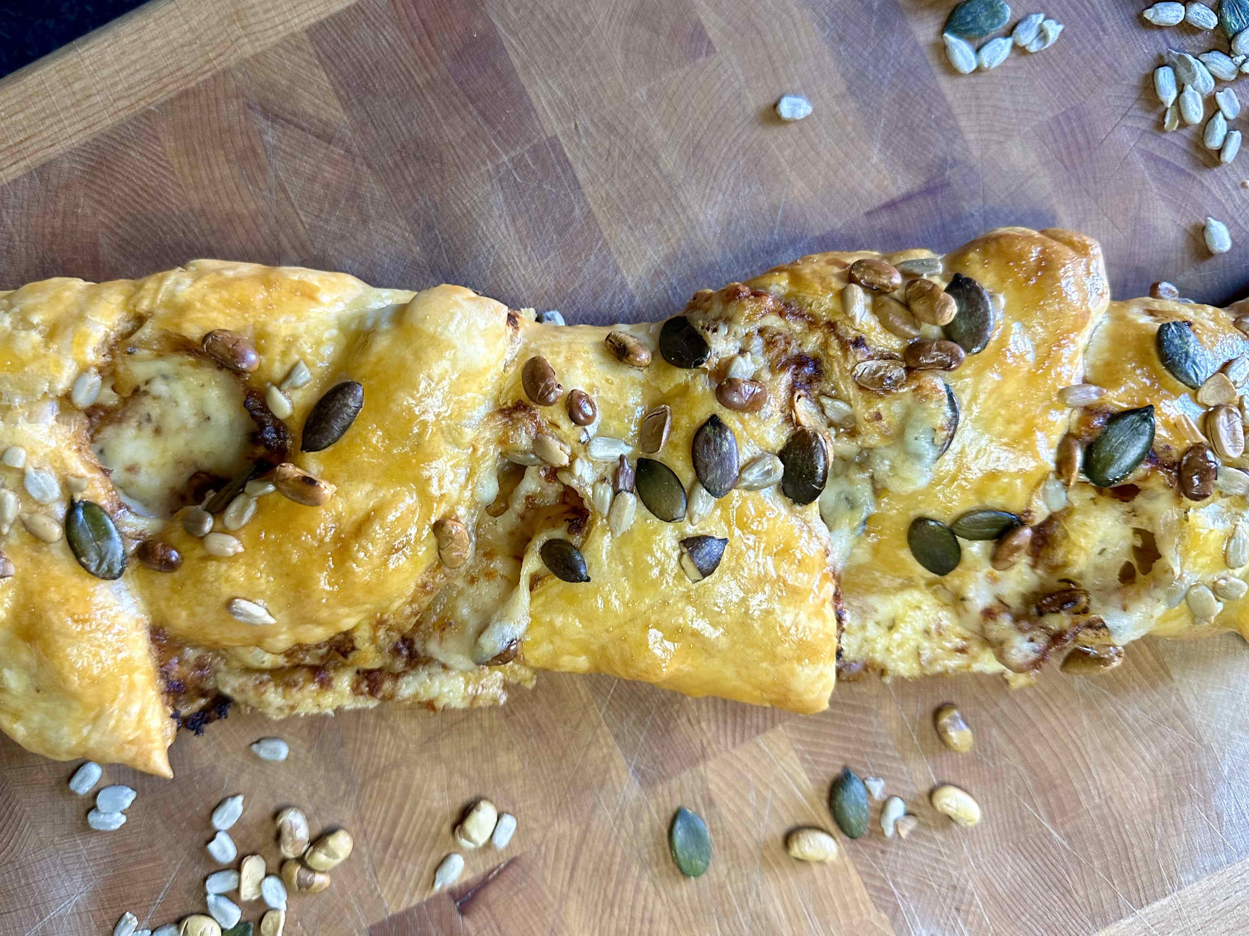 Blätterteig Strudel mit rotem Pesto