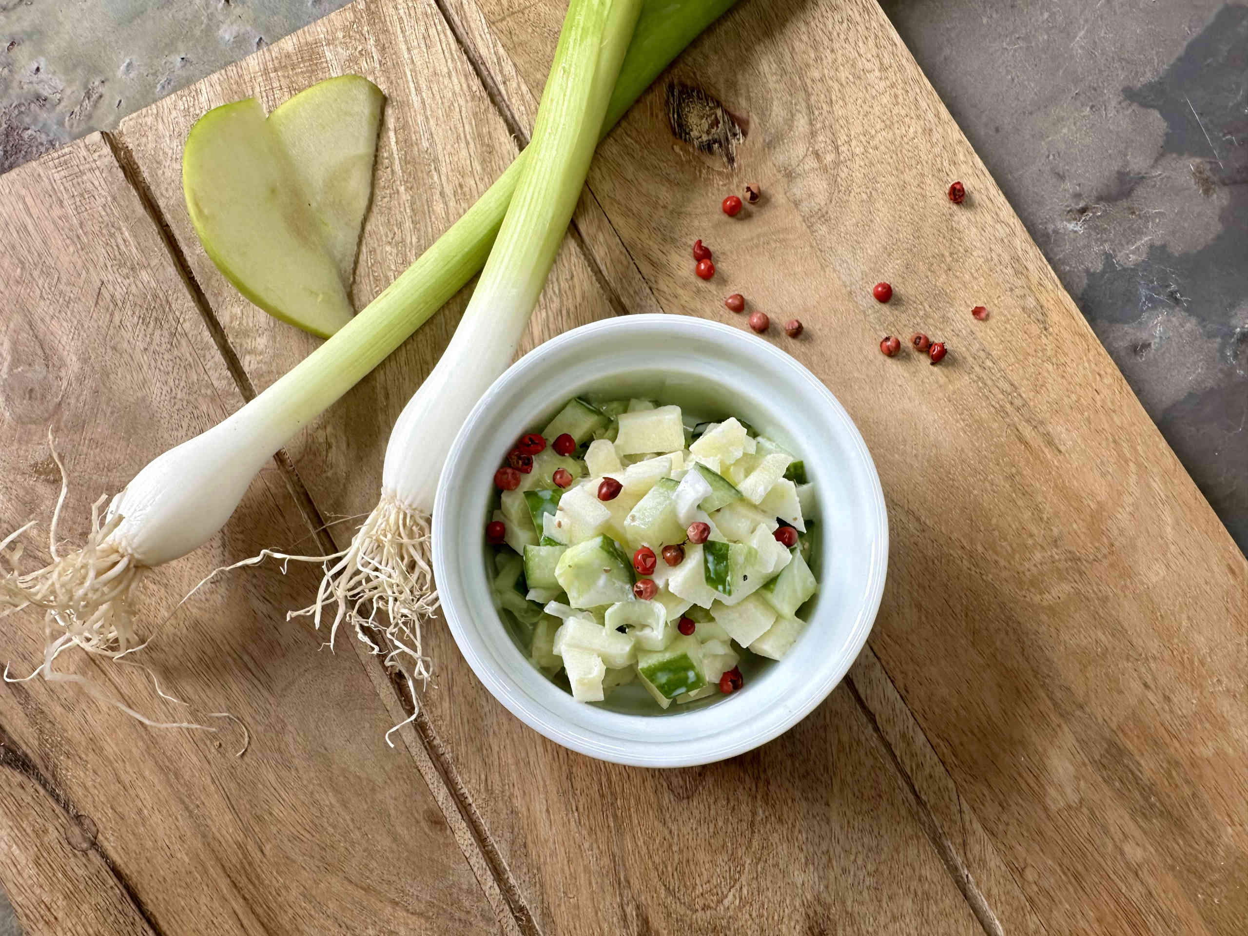 Gurken-Apfel-Fenchel Tatar mit Rosa Beeren