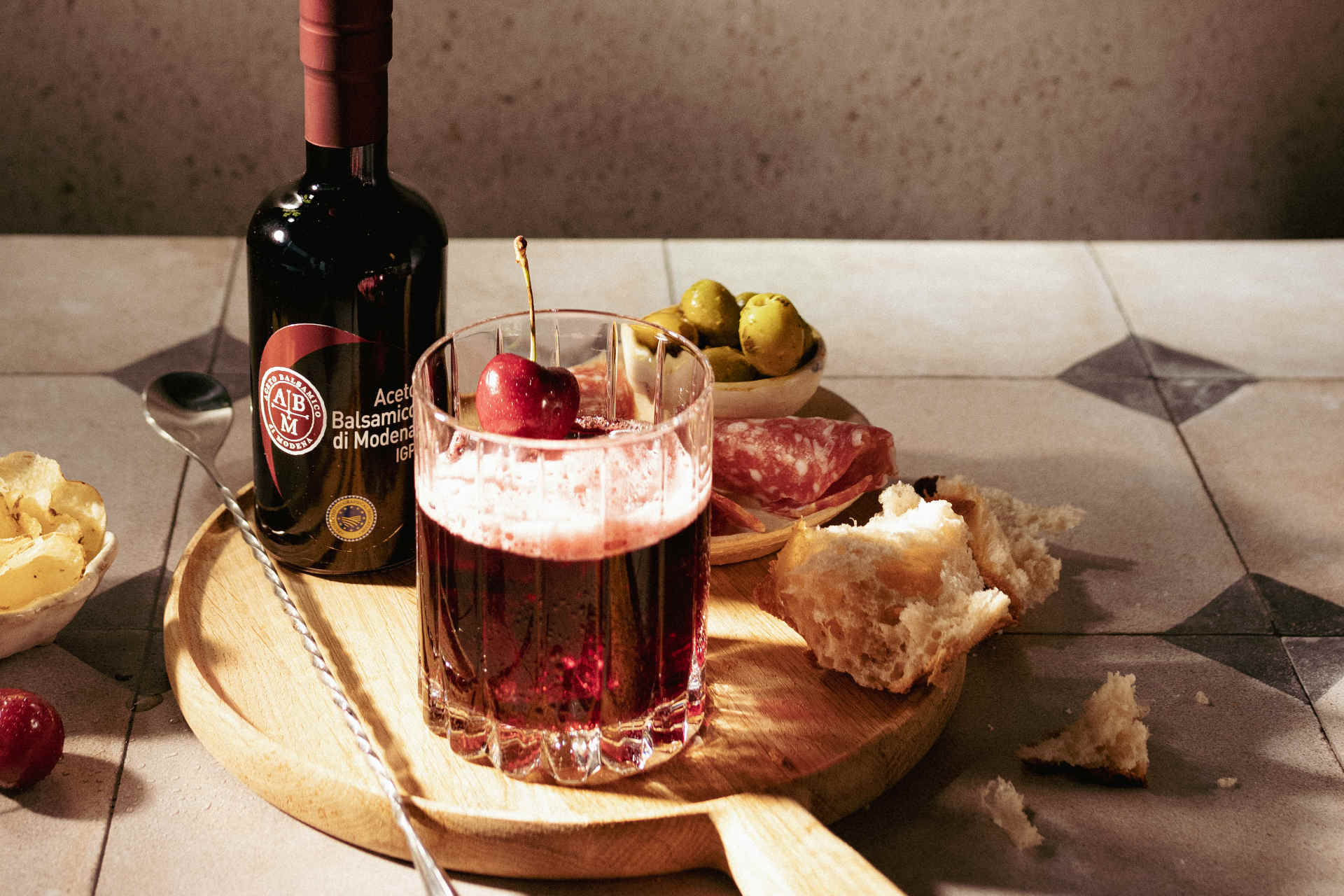 Cherry & Thyme Sour mit Balsamico